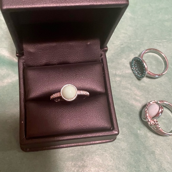 Lia Sophia Rings • Set of 3 Rings - silver and turquoise blue tones Size 7 - Picture 4 of 7